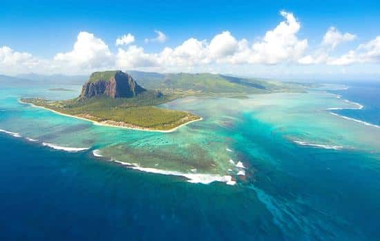 top 10 islands in the world